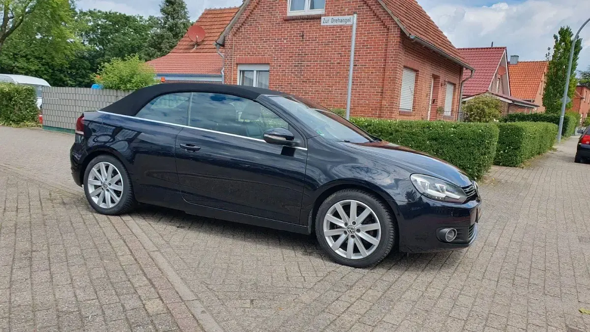Gebraucht VW Golf 105 PS (77 kW) 2011 Schwarz Cabrio