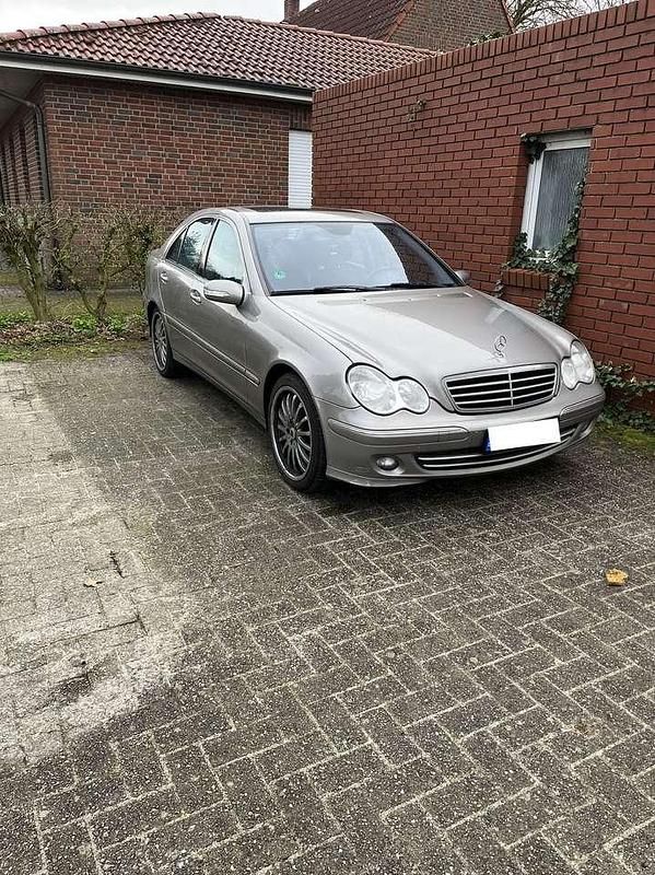 Gebraucht 2004 Mercedes C320 Avantgarde Limousine | 4.500 € (Etwas zu teuer) - Bild 1/4