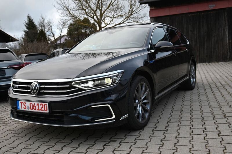 Deep black perleffekt Gebraucht 2020 VW Passat GTE Kombi | 23.999 € (Etwas zu teuer) - Bild 1/4