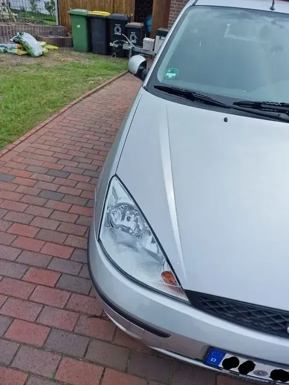 Brugt Ford Focus 75 HK (55 kW) 2002 Sølv Sedan