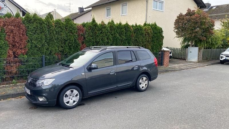 Grau Gebraucht 2017 Dacia Logan MCV Lauréate Kombi | 7.400 € (Fairer Preis) - Bild 1/4