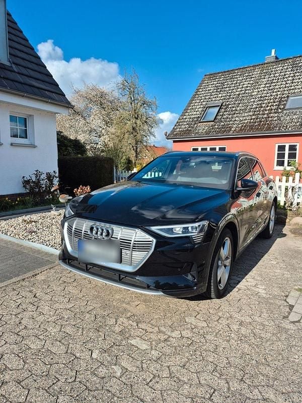Gebraucht Audi e-tron Ambiente 230 kW (313 PS) 2021 Schwarz SUV