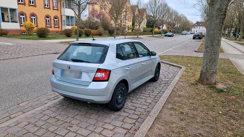 Second-hand Skoda Fabia 2017 Argintiu Hatchback