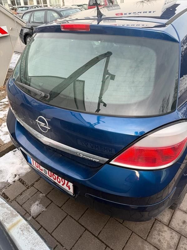 Gebraucht Opel Astra 105 PS (77 kW) 2006 Blau Kleinwagen