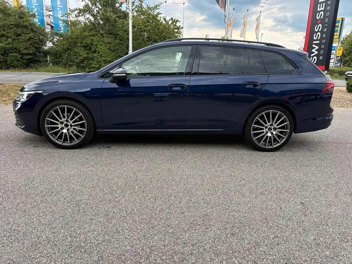 Gebraucht VW Golf VIII 118 PS (86 kW) 2023 Blau Kombi