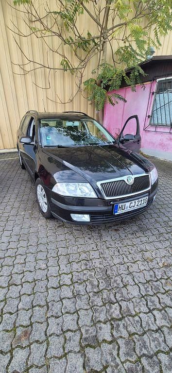 Schwarz Gebraucht 2009 Skoda Octavia Elegance Kombi | 1.950 € - Bild 1/4