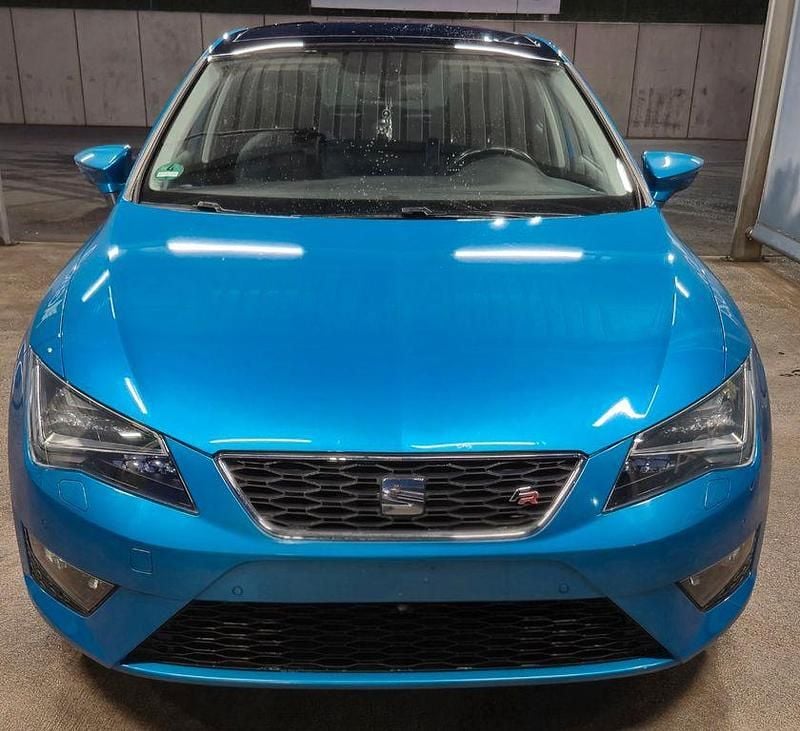 Second-hand Seat Leon FR 179 CP (131 kW) 2016 Albastru Berlinǎ