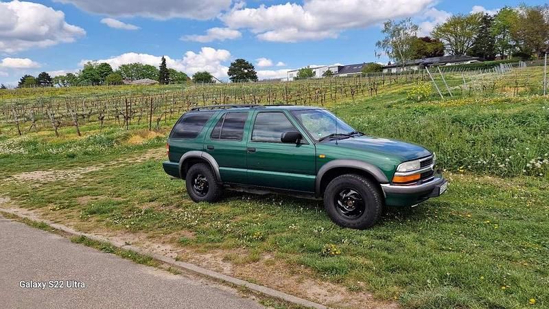 Grün Gebraucht 2001 Chevrolet Blazer SUV | 4.200 € (Fairer Preis) - Bild 1/4