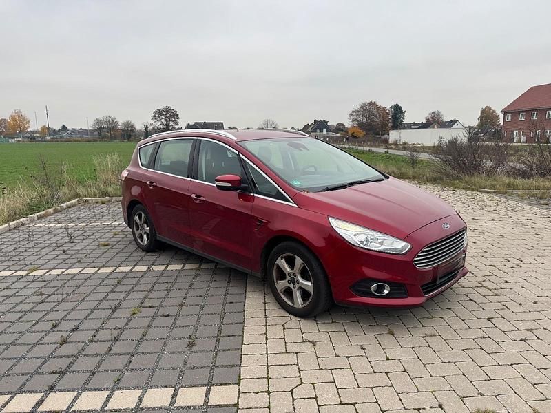 Rot Gebraucht 2017 Ford S-MAX S Kombi | 12.500 € (Fairer Preis) - Bild 1/4