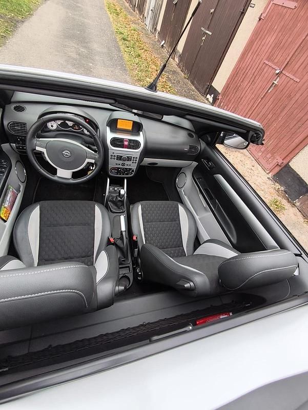 Gebraucht Opel Tigra 90 PS (66 kW) 2009 Cabrio