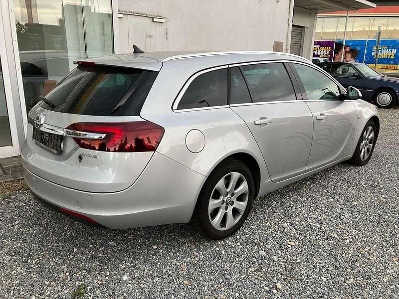 Gebraucht Opel Insignia Innovation 163 PS (119 kW) 2014 Argon silber/ice silver (m2) Kombi