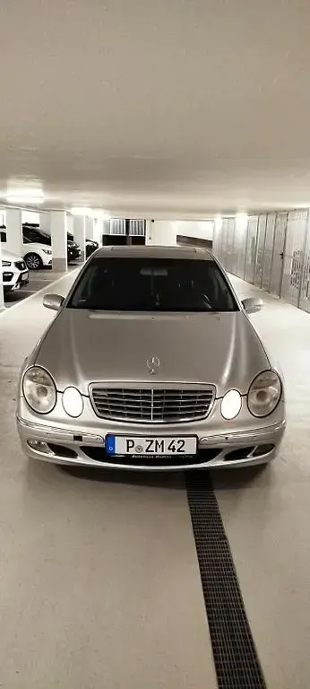 Gebraucht Mercedes E240 Elegance 177 PS (130 kW) 2004 Silber Limousine