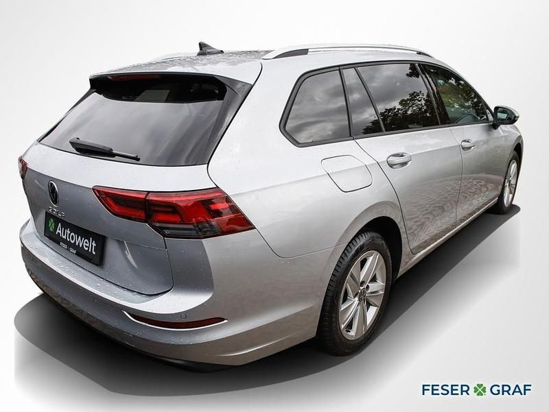 Gebraucht VW Golf VIII Life 150 PS (110 kW) 2023 Reflexsilber Kombi