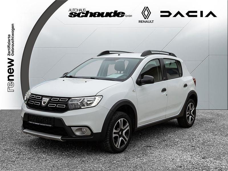 Weiß Gebraucht 2018 Dacia Sandero Celebration SUV | 10.500 € (Etwas zu teuer) - Bild 1/4