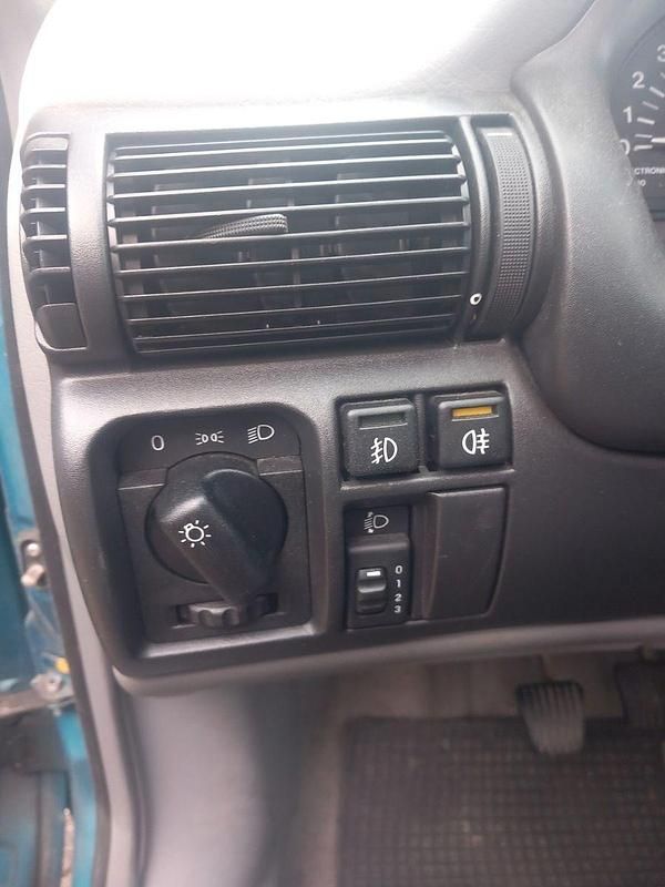 Usata Opel Astra 72 CV (52 kW) 1994 Blu Berlina