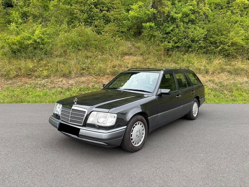 Second-hand Mercedes E250 113 CP (83 kW) 1995 Gri Break