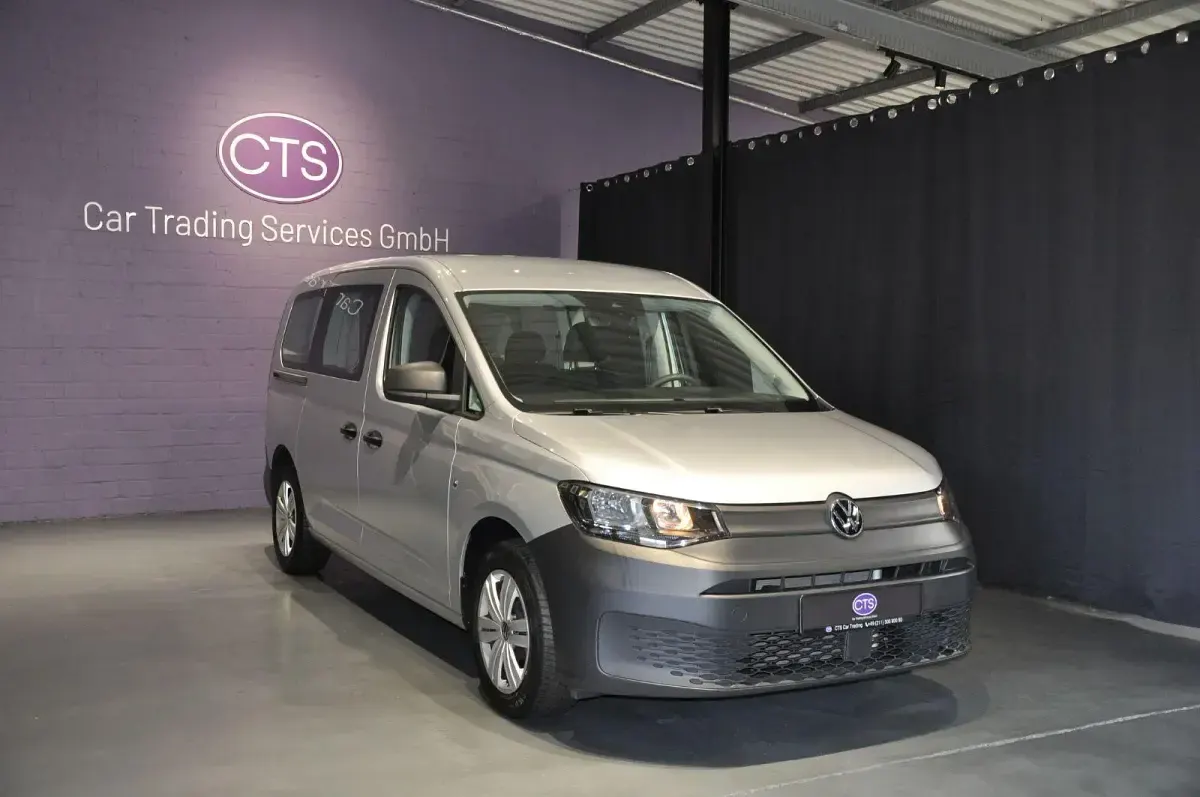Używany VW Caddy Maxi 102 KM (75 kW) 2022 Biały Minivan