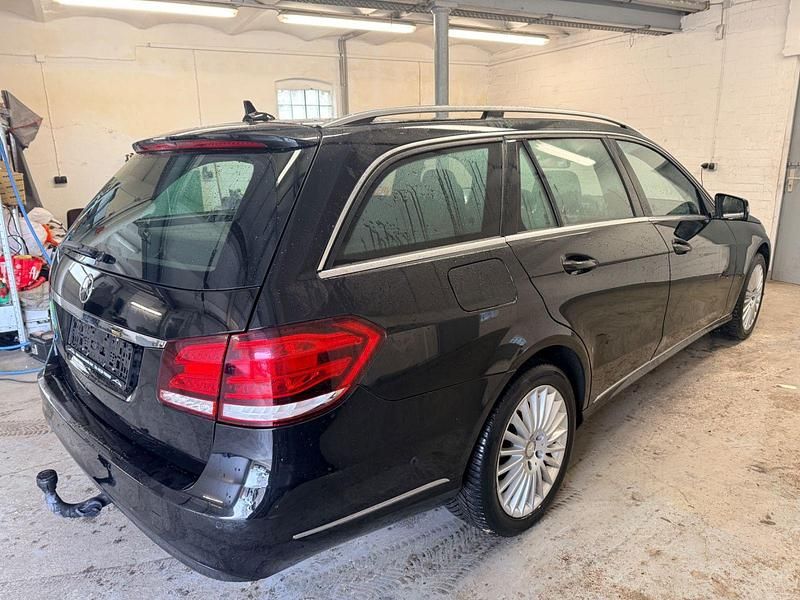 Second-hand Mercedes E400 333 CP (244 kW) 2015 Negru Break