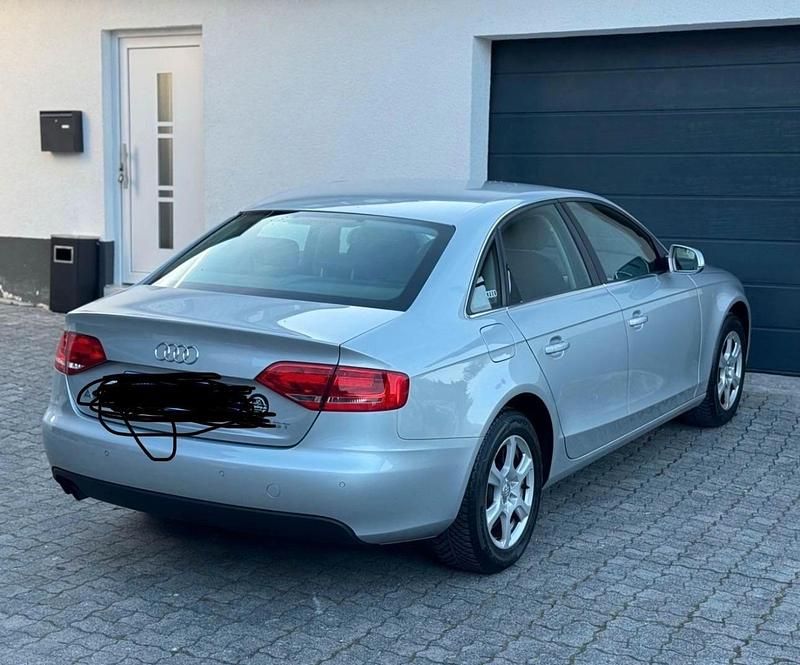 Gebraucht Audi A4 Attraction 160 PS (117 kW) 2010 Silber Limousine