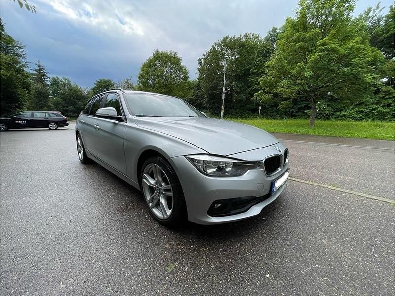 Silber Gebraucht 2016 BMW 318 Kombi | 9.850 € (Superpreis) - Bild 1/4