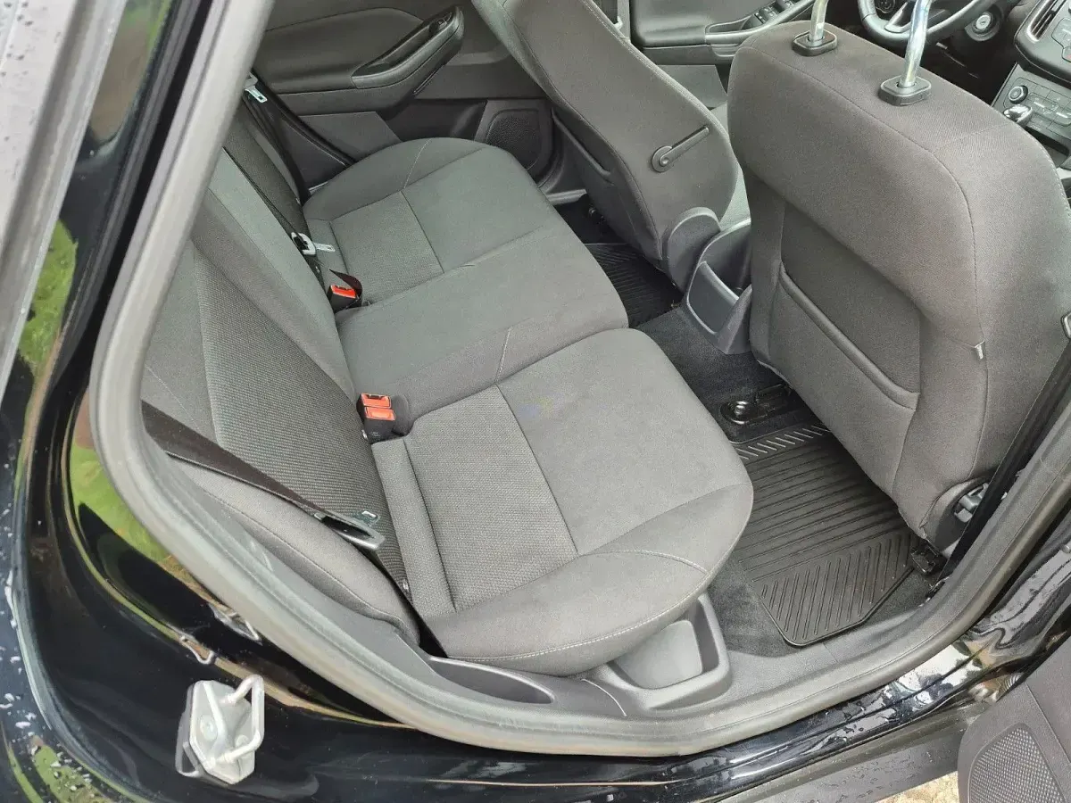 Usata Ford Focus Titanium 120 CV (88 kW) 2016 Nero Station wagon