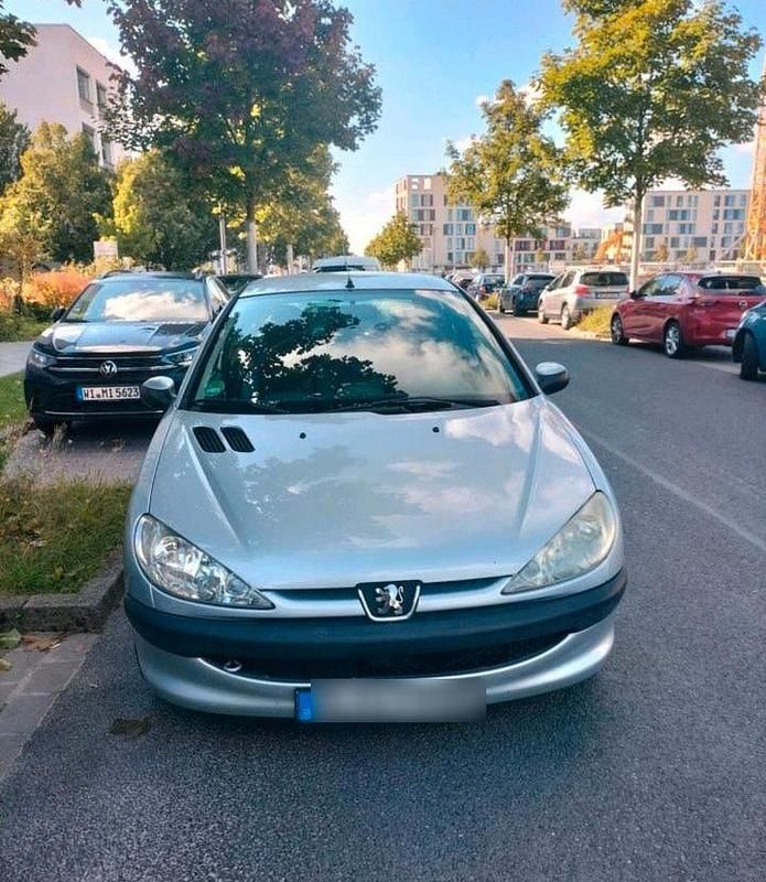 Silber Gebraucht 2004 Peugeot 206 Kleinwagen | 600 € (Guter Preis) - Bild 1/4