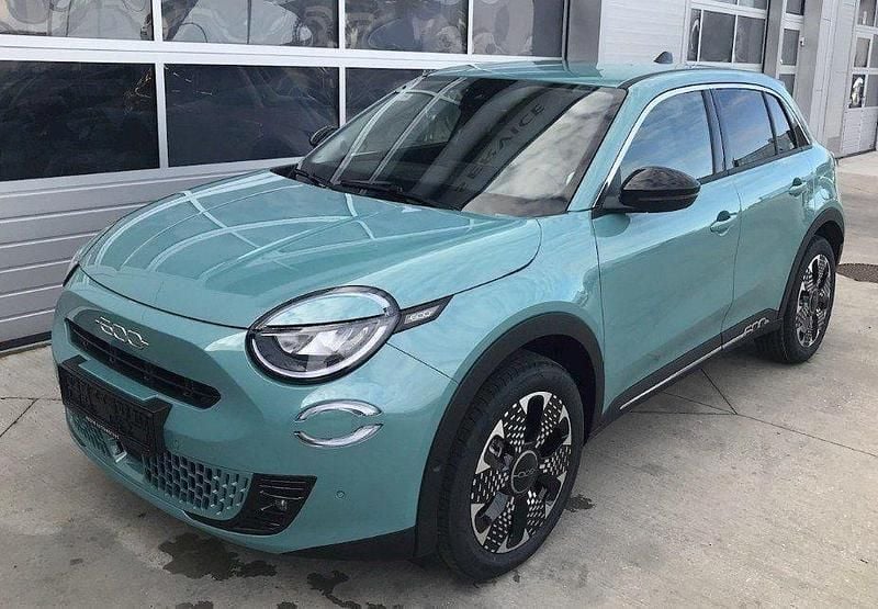 Neu Fiat 600 La Prima 145 PS (106 kW) 2026 Blau SUV