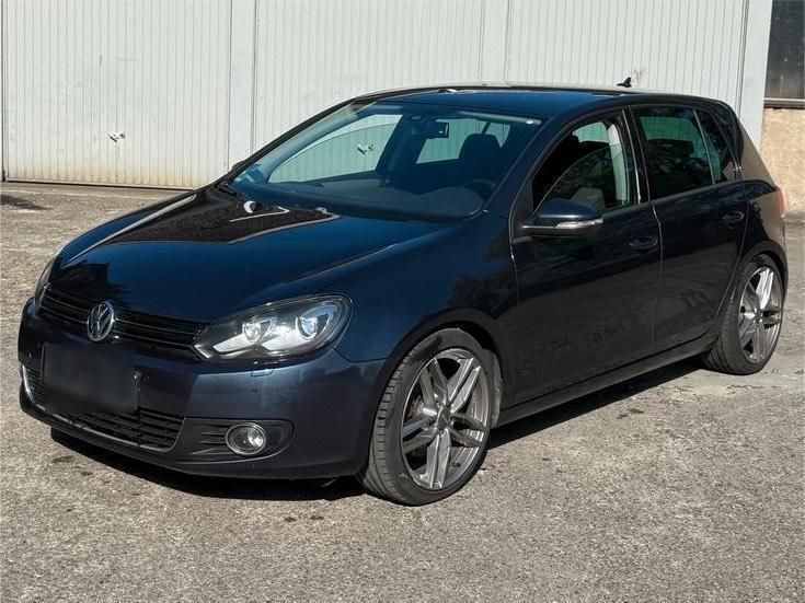 Grau Gebraucht 2010 VW Golf VI Highline Limousine | 5.500 € (Guter Preis) - Bild 1/4