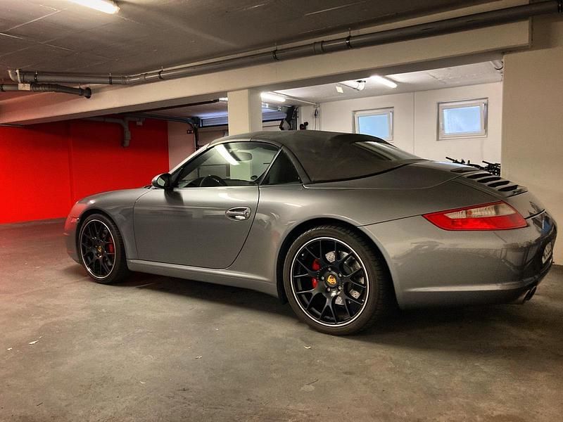 Grau Gebraucht 2005 Porsche 911 Carrera S Cabriolet Cabrio | 44.990 € - Bild 1/4