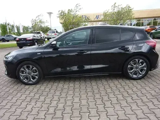 Gebraucht Ford Focus ST-Line 155 PS (114 kW) 2025 Obsidianschwarz metallic Limousine