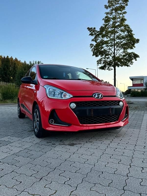 Rot Gebraucht 2019 Hyundai i10 Kleinwagen | 6.999 € (Superpreis) - Bild 1/4