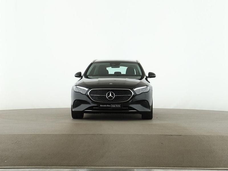 Gebraucht Mercedes E300 Avantgarde 313 PS (230 kW) 2025 Grau Limousine