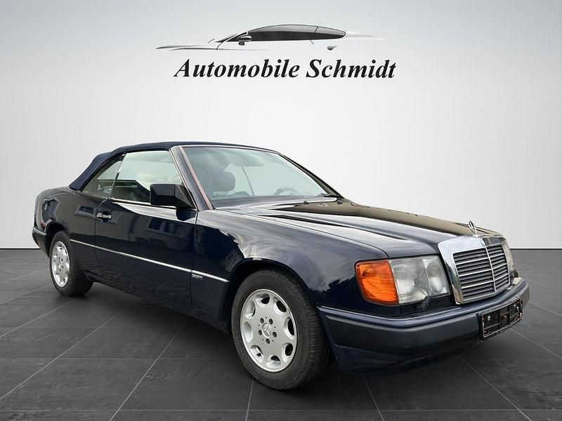 Blau Gebraucht 1993 Mercedes 300 Sportline Cabrio | 19.900 € - Bild 1/4