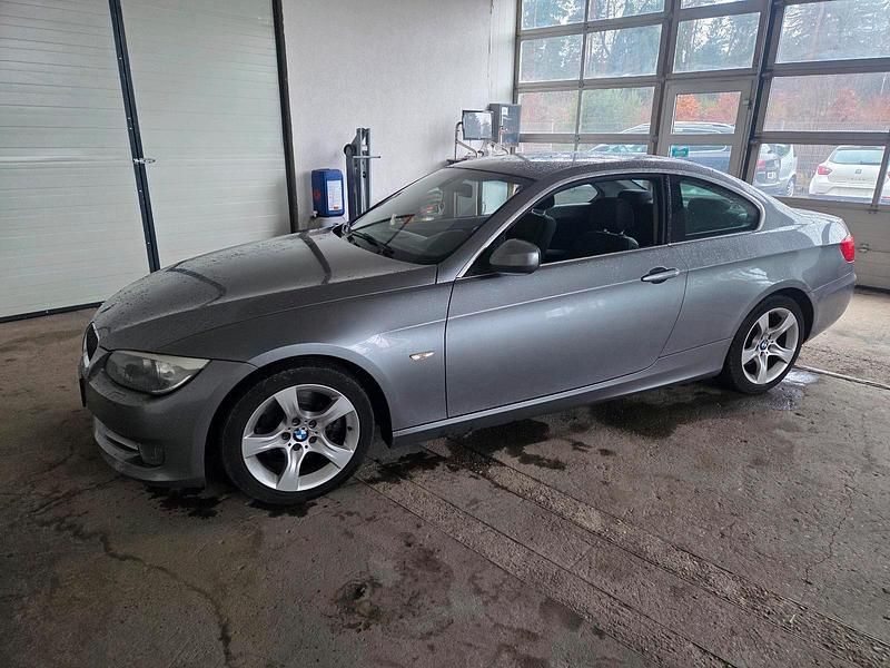 Gebraucht BMW 325 218 PS (160 kW) 2012 Grau Coupé