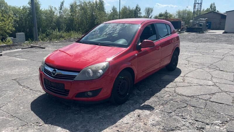 Rot Gebraucht 2009 Opel Astra Limousine | 1.100 € (Fairer Preis) - Bild 1/4