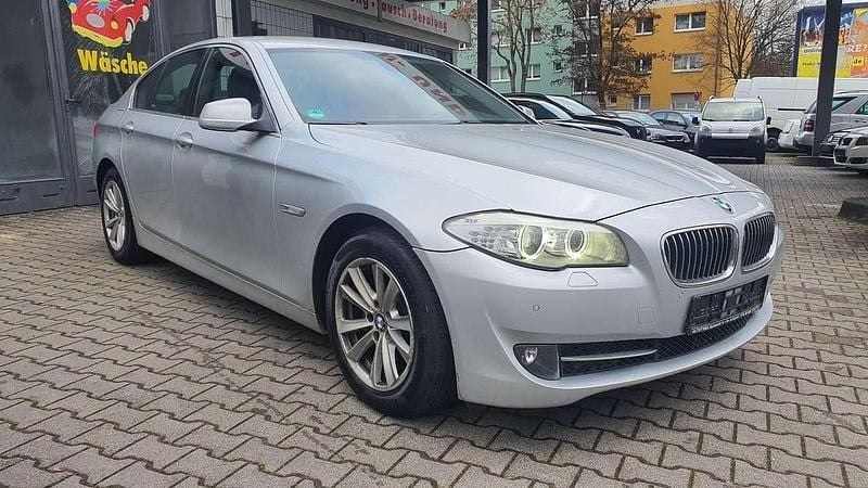 Gebraucht BMW 523 204 PS (150 kW) 2011 Silber Limousine