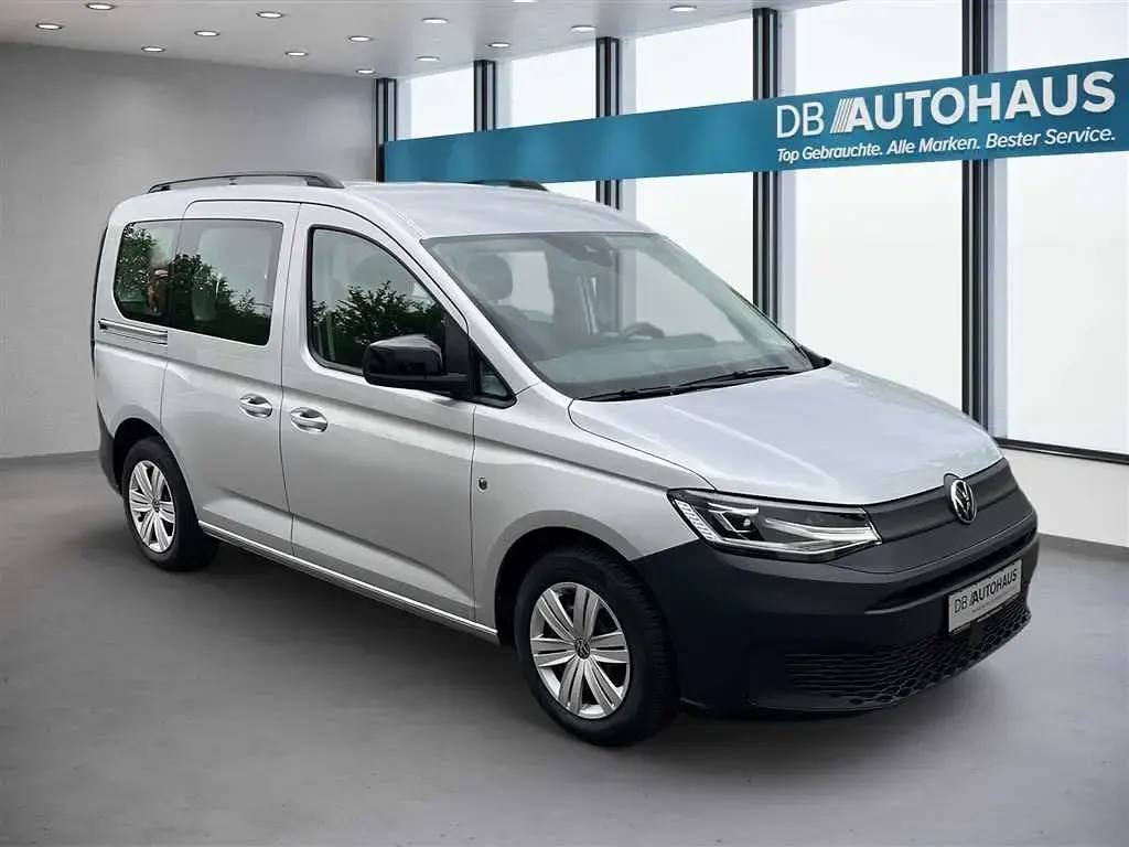 Używany VW Caddy 122 KM (89 kW) 2023 Srebrny Minivan