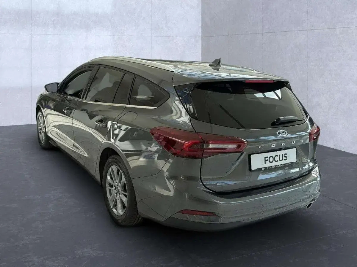 Neu Ford Focus Titanium X 155 PS (114 kW) 2026 Grau Limousine