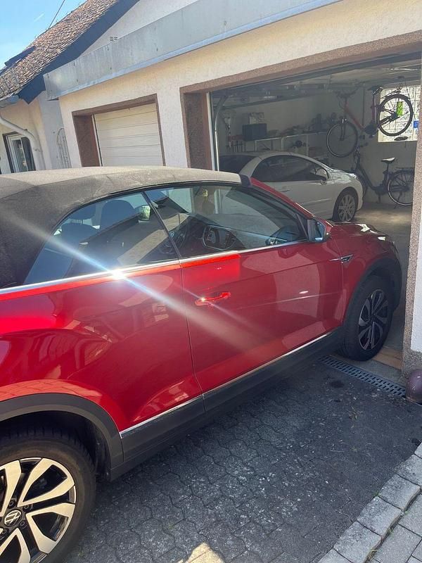 Gebraucht VW T-Roc Cabriolet Active 150 PS (110 kW) 2021 Rot Cabrio