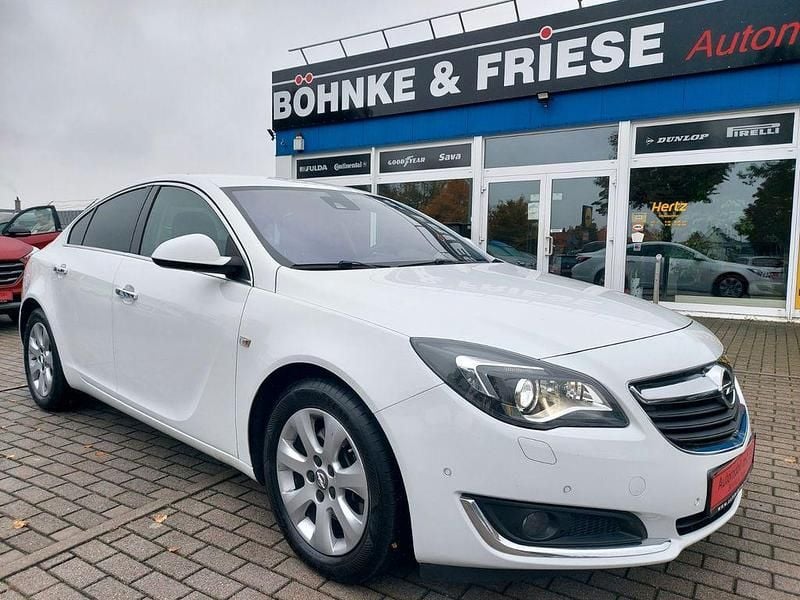 Weiß Gebraucht 2016 Opel Insignia Limousine | 6.999 € (Fairer Preis) - Bild 1/4