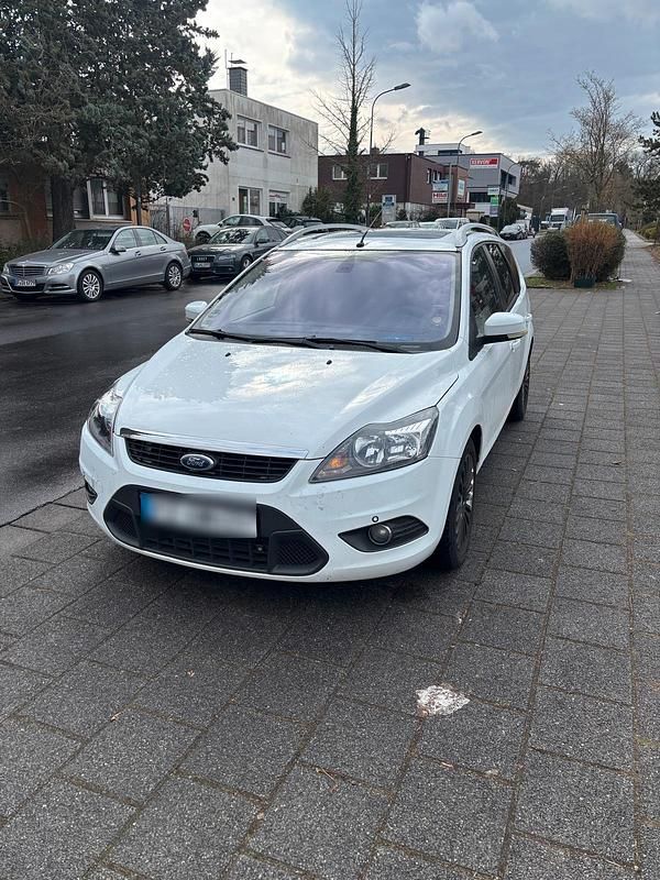 Gebraucht Ford Focus 2010 Weiß Kombi