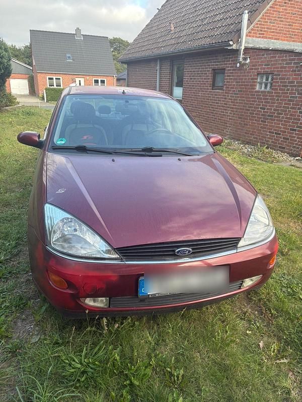 Rot Gebraucht 2000 Ford Focus Ghia Limousine | 399 € (Guter Preis) - Bild 1/4