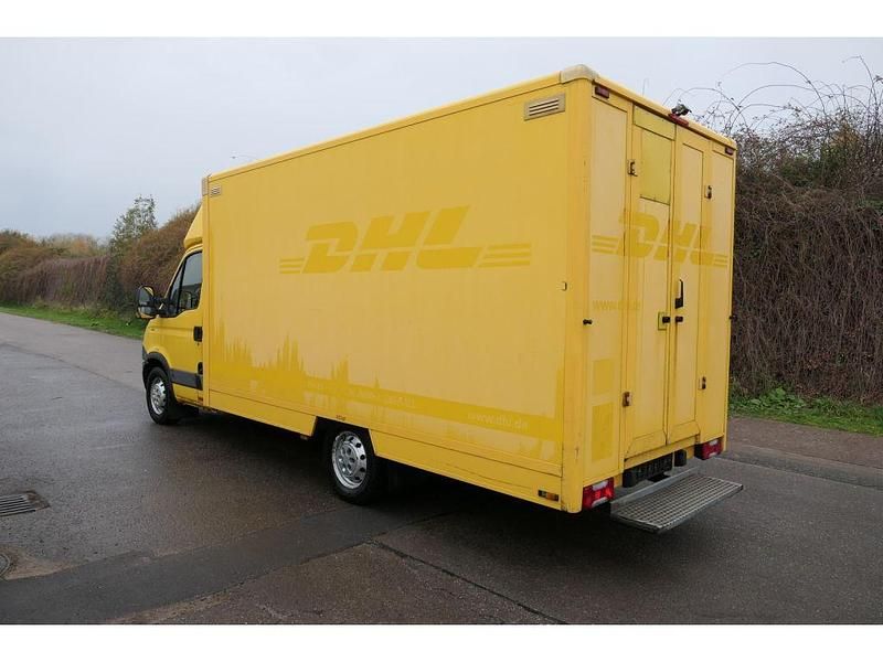 Second-hand Iveco Daily 106 CP (77 kW) 2013 Galben Van