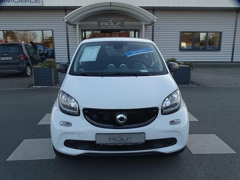 Używany Smart ForFour Electric Drive 60 kW (82 KM) 2019 Biały Sedan/Limuzyna