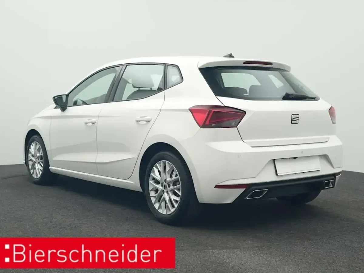 Gebraucht Seat Ibiza FR 110 PS (80 kW) 2023 Weiss Limousine