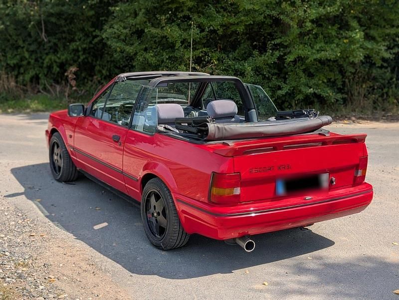 Gebraucht Ford Escort Cabriolet 102 PS (75 kW) 1990 Rot Cabrio