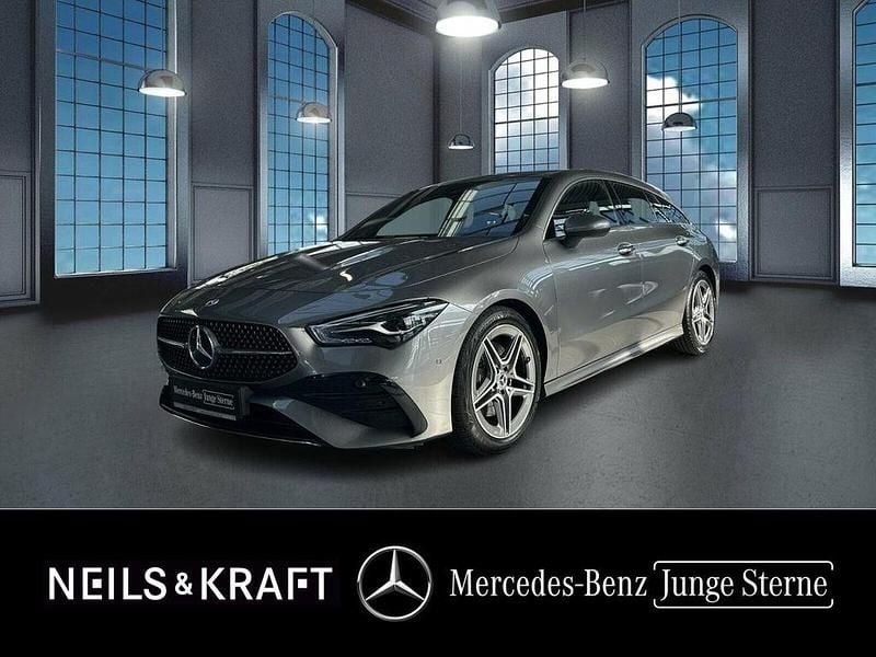 Grau Gebraucht 2024 Mercedes CLA200 Shooting Brake AMG Kombi | 32.450 € (Fairer Preis) - Bild 1/4