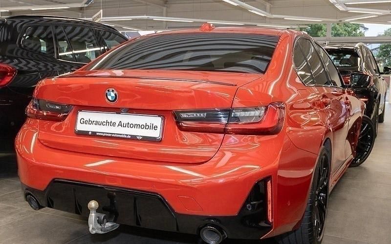 Gebraucht BMW 330 Comfort Edition 245 PS (180 kW) 2024 Rot Limousine