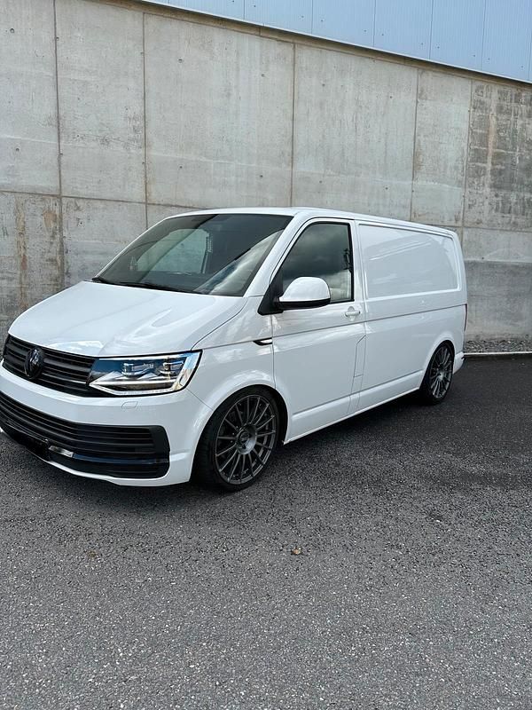 Weiß Gebraucht 2018 VW T6 Van | 24.599 € (Guter Preis) - Bild 1/4