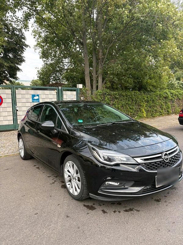 Schwarz Gebraucht 2017 Opel Astra Limousine | 7.300 € (Superpreis) - Bild 1/4